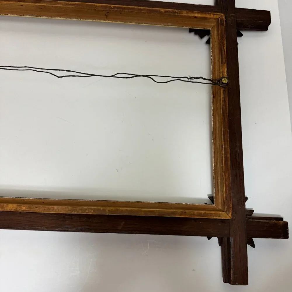 Antique Victorian Adirondack Hand Carved Folk Art Tramp Leaf Picture Frame